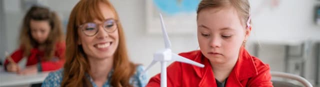 Wsparcie dla ucznia z niepełnosprawnością intelektualną w stopniu lekkim w szkole